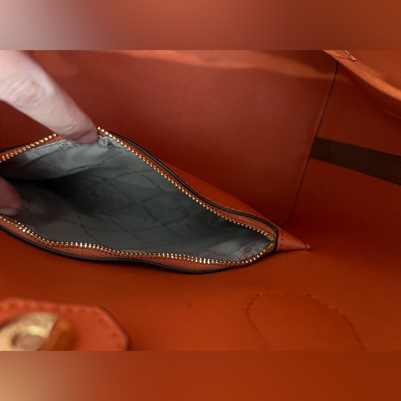 Michael Kors Tote Bag - Picture 7 of 8